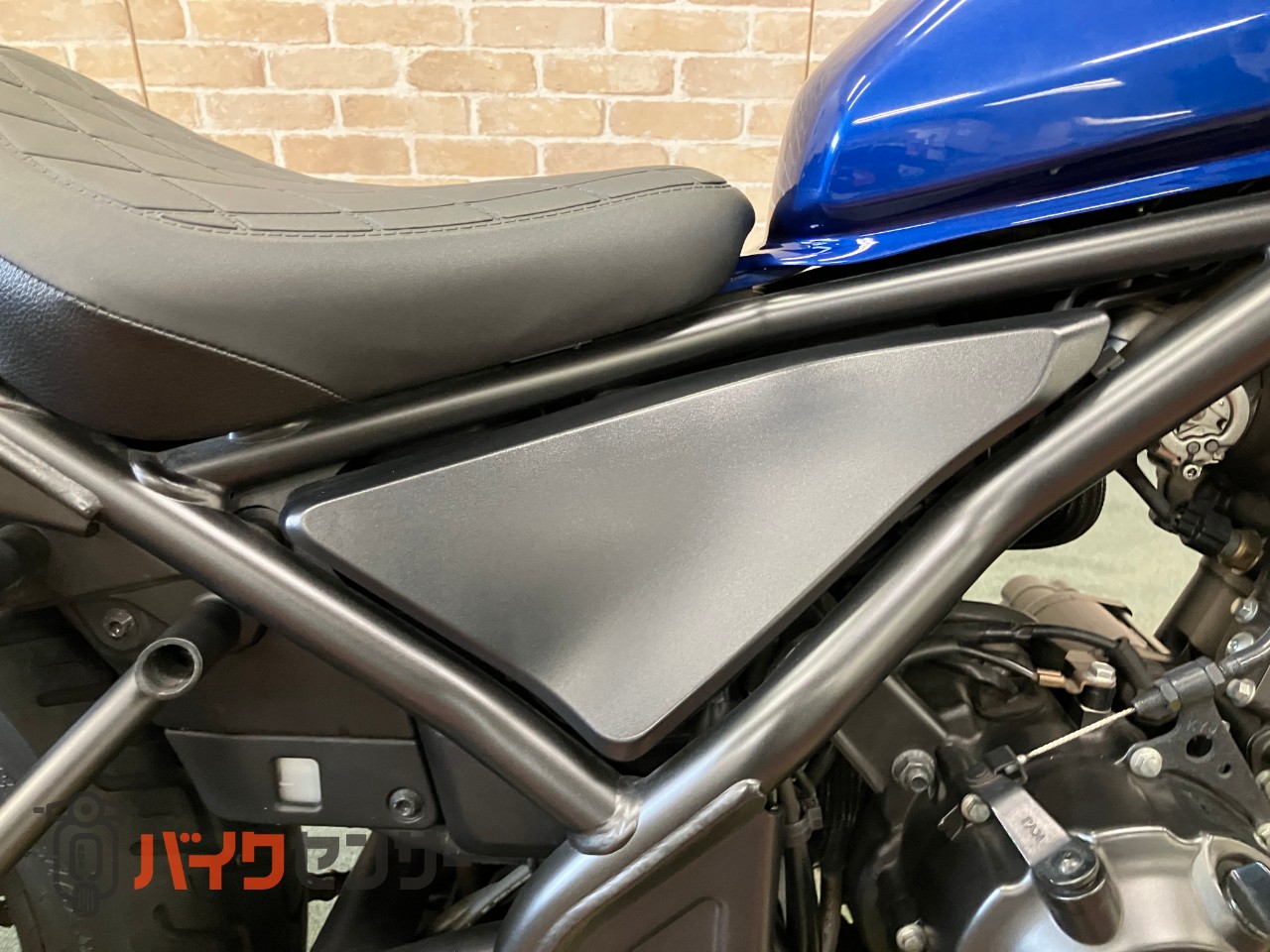 レブル250 Sエディション　パールスペンサーブルー　サイドバックサポート_36