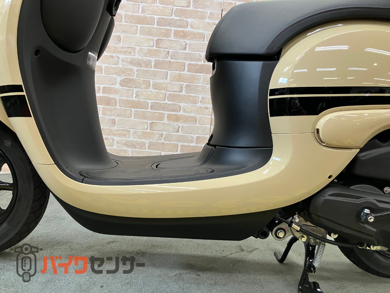 ビーノ　メットインスクーター　ハーベストベージュ　アイドリングストップ_21
