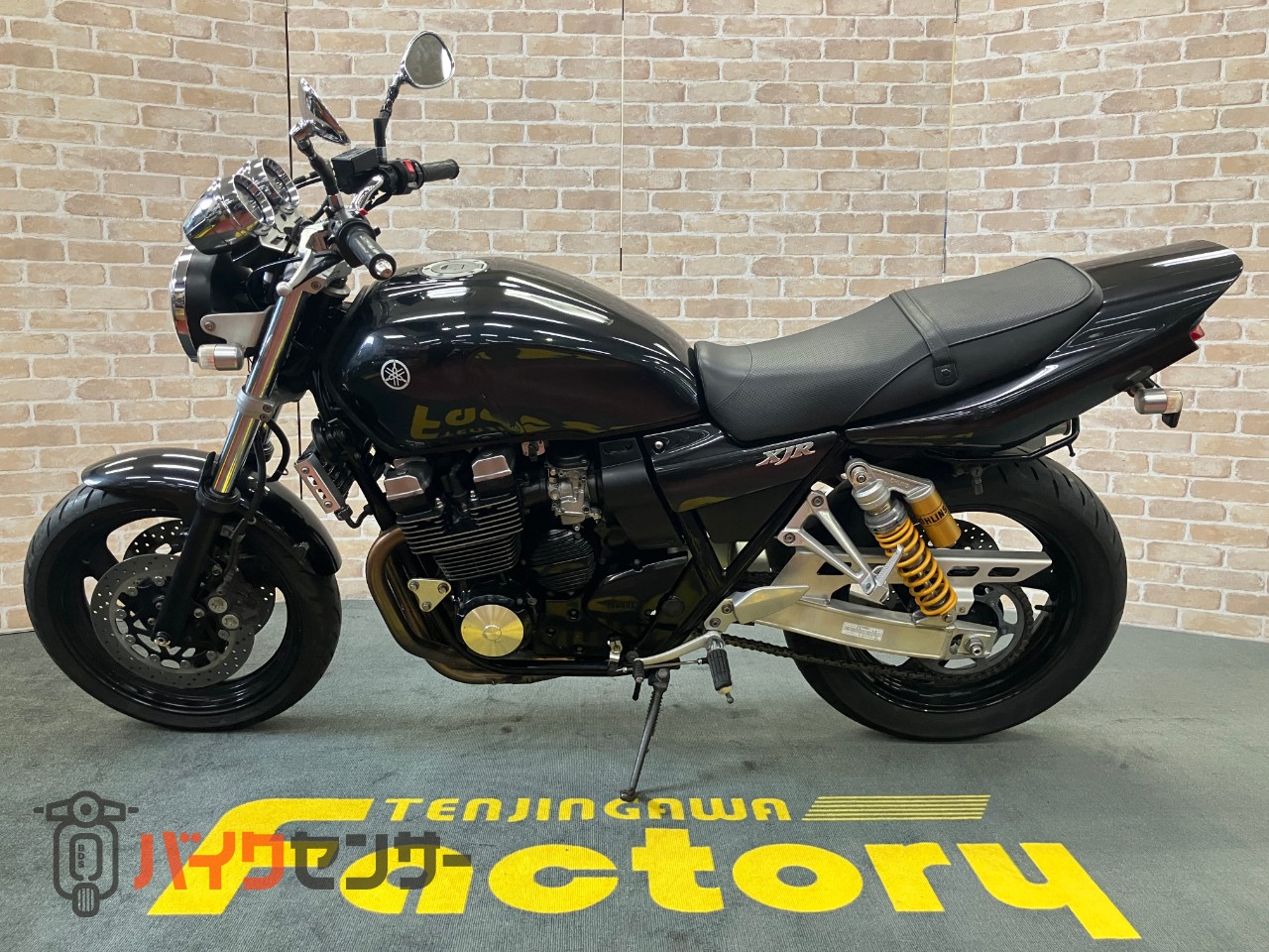 XJR400R オーリンズサスペンション　最終モデル　MOSキャリパー　ストライカーマフラー_1