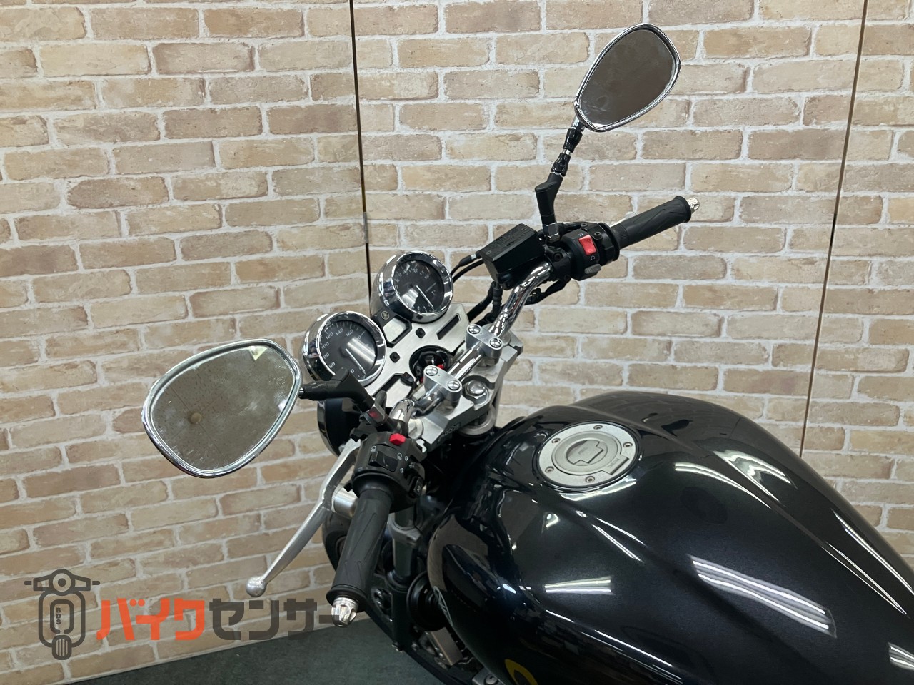 XJR400R オーリンズサスペンション　最終モデル　MOSキャリパー　ストライカーマフラー_9