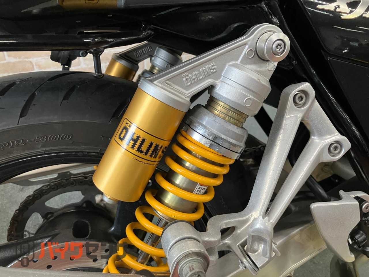 XJR400R オーリンズサスペンション　最終モデル　MOSキャリパー　ストライカーマフラー_35