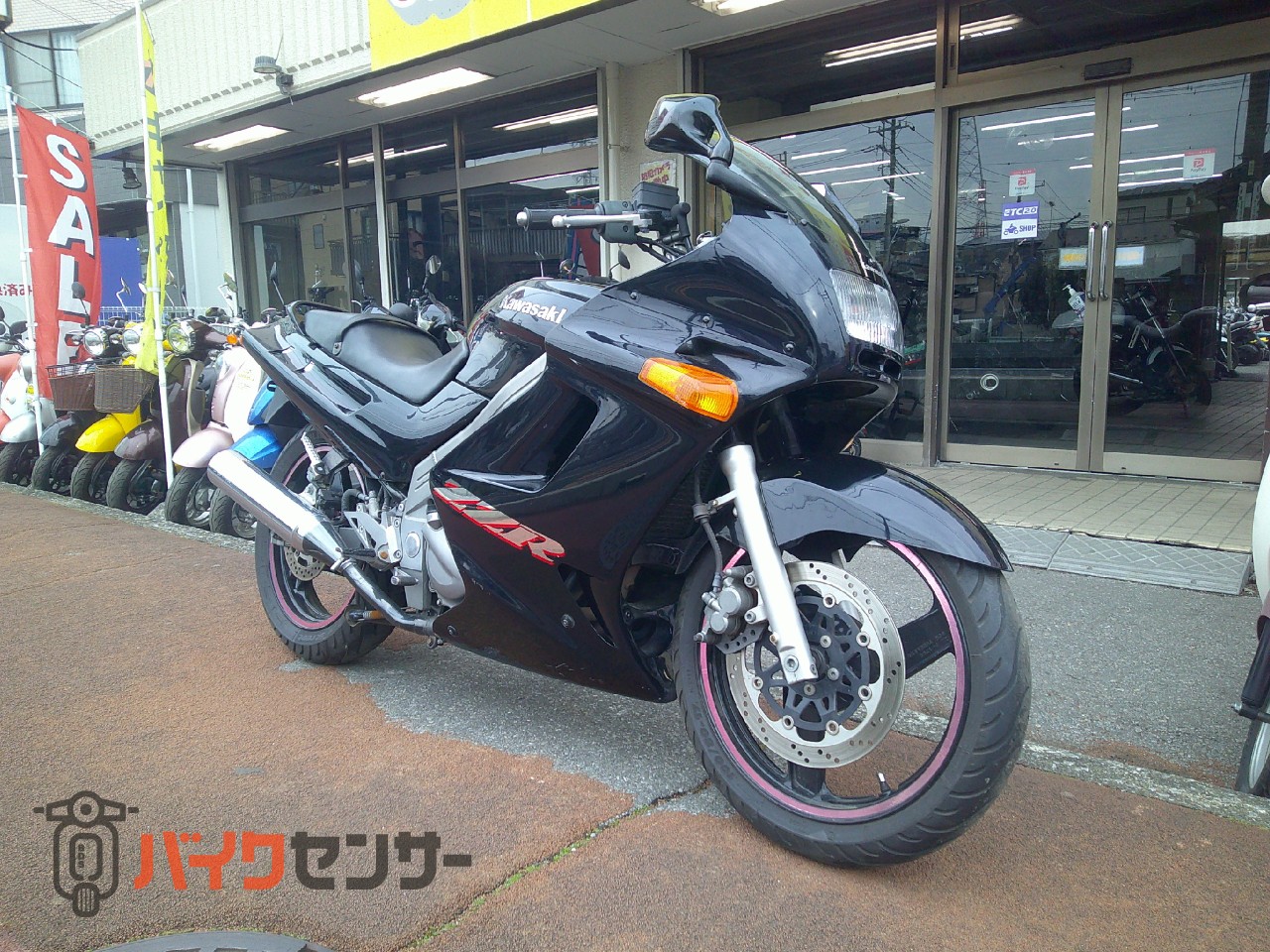 カワサキ ZZ-R250 水冷4サイクル2気筒エンジン フルカウル ブラック カワサキ ZZ-R250 水冷4サイクル2気筒エンジン フルカウル ブラック