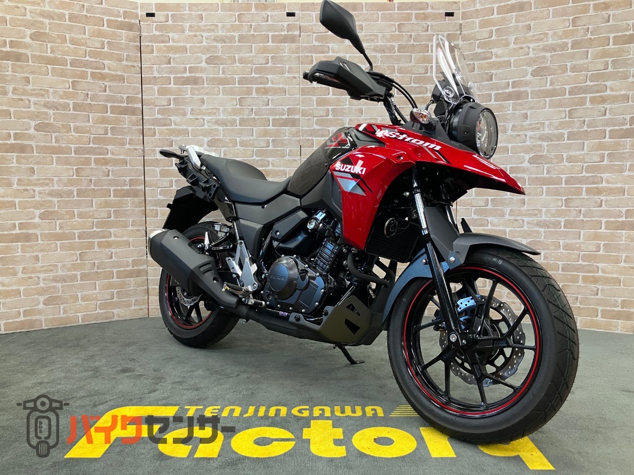 スズキ　Ｖ－ストローム２５０　2024モデル　リヤキャリア　ＤＣ電源　ナックルカバー　センタースタンド_0