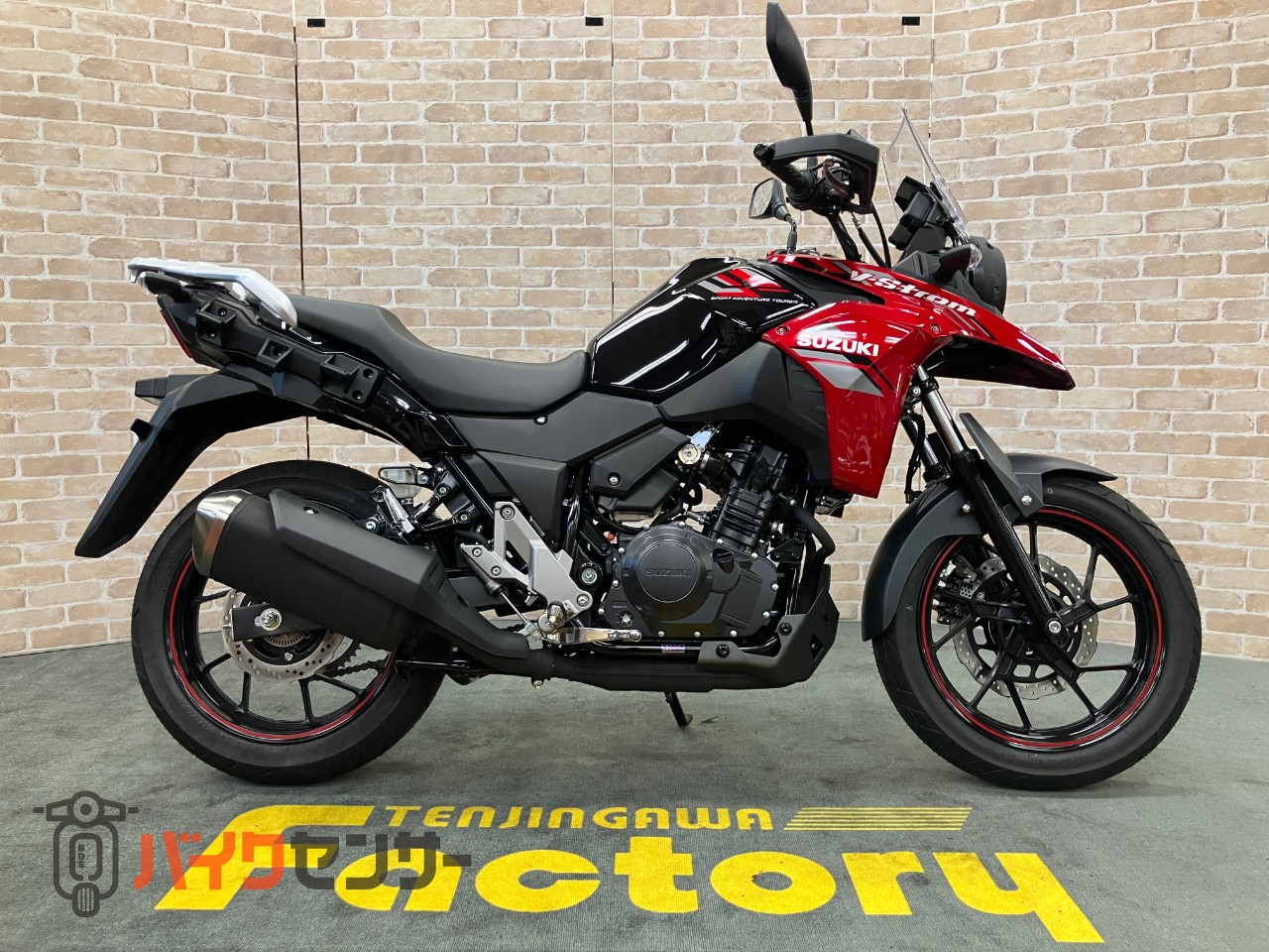 スズキ　Ｖ－ストローム２５０　2024モデル　リヤキャリア　ＤＣ電源　ナックルカバー　センタースタンド_1