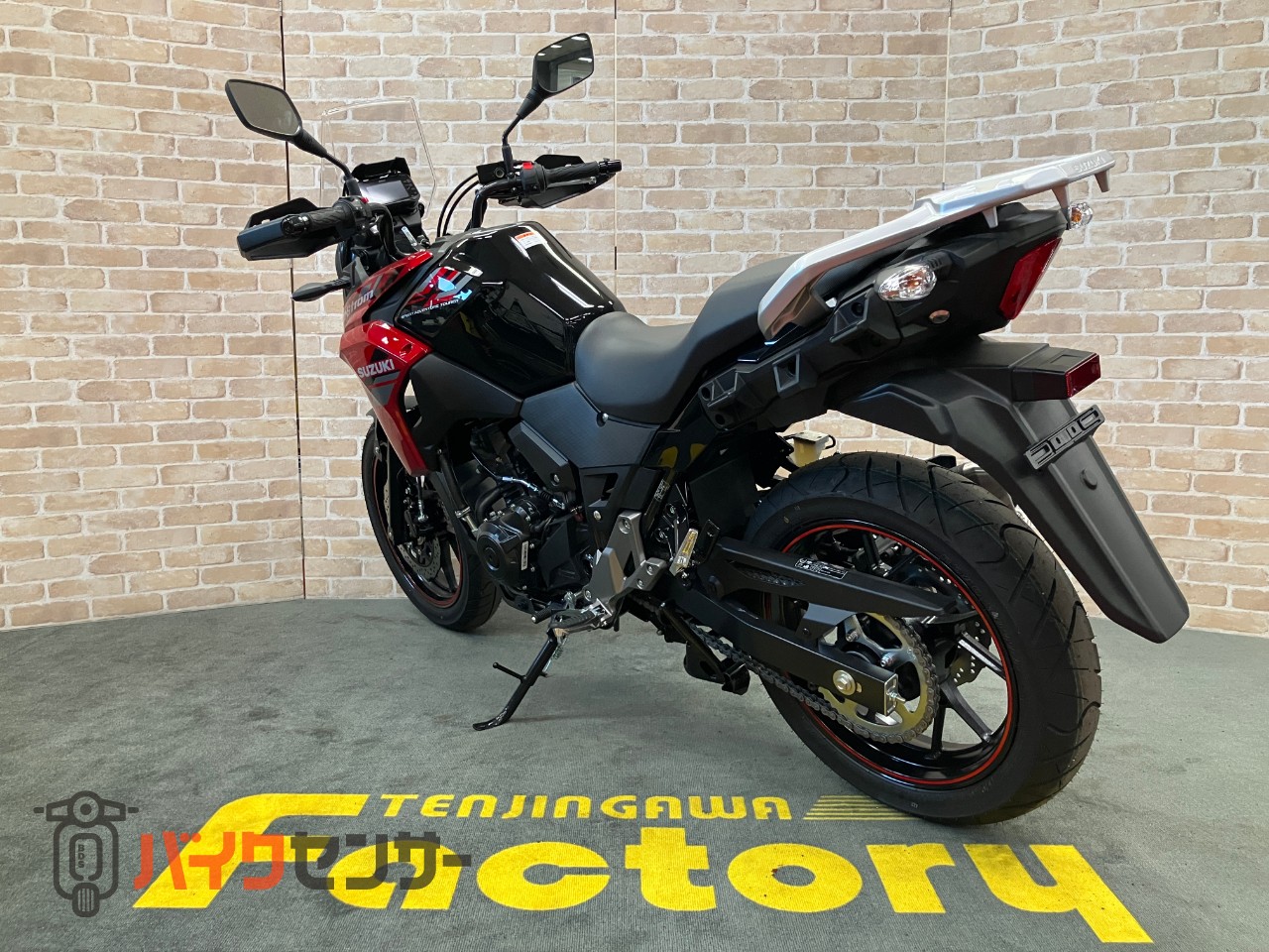 スズキ　Ｖ－ストローム２５０　2024モデル　リヤキャリア　ＤＣ電源　ナックルカバー　センタースタンド_3