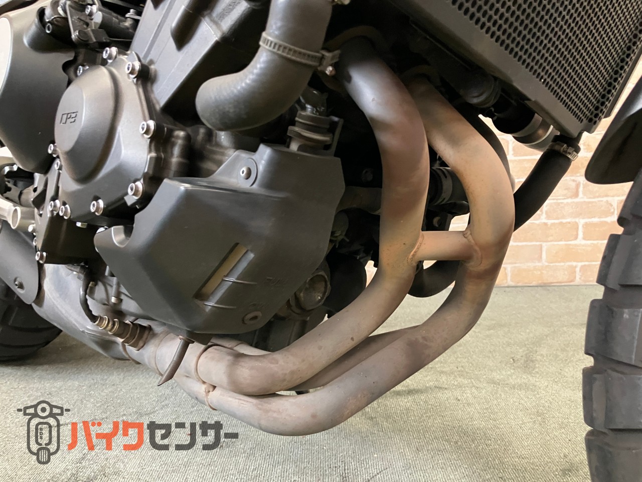 XSR900  前後オーリンズ　　バーエンドミラー　スエードシート　フェンダーレス　サイドサポート　メーターバイザー　ETC_6