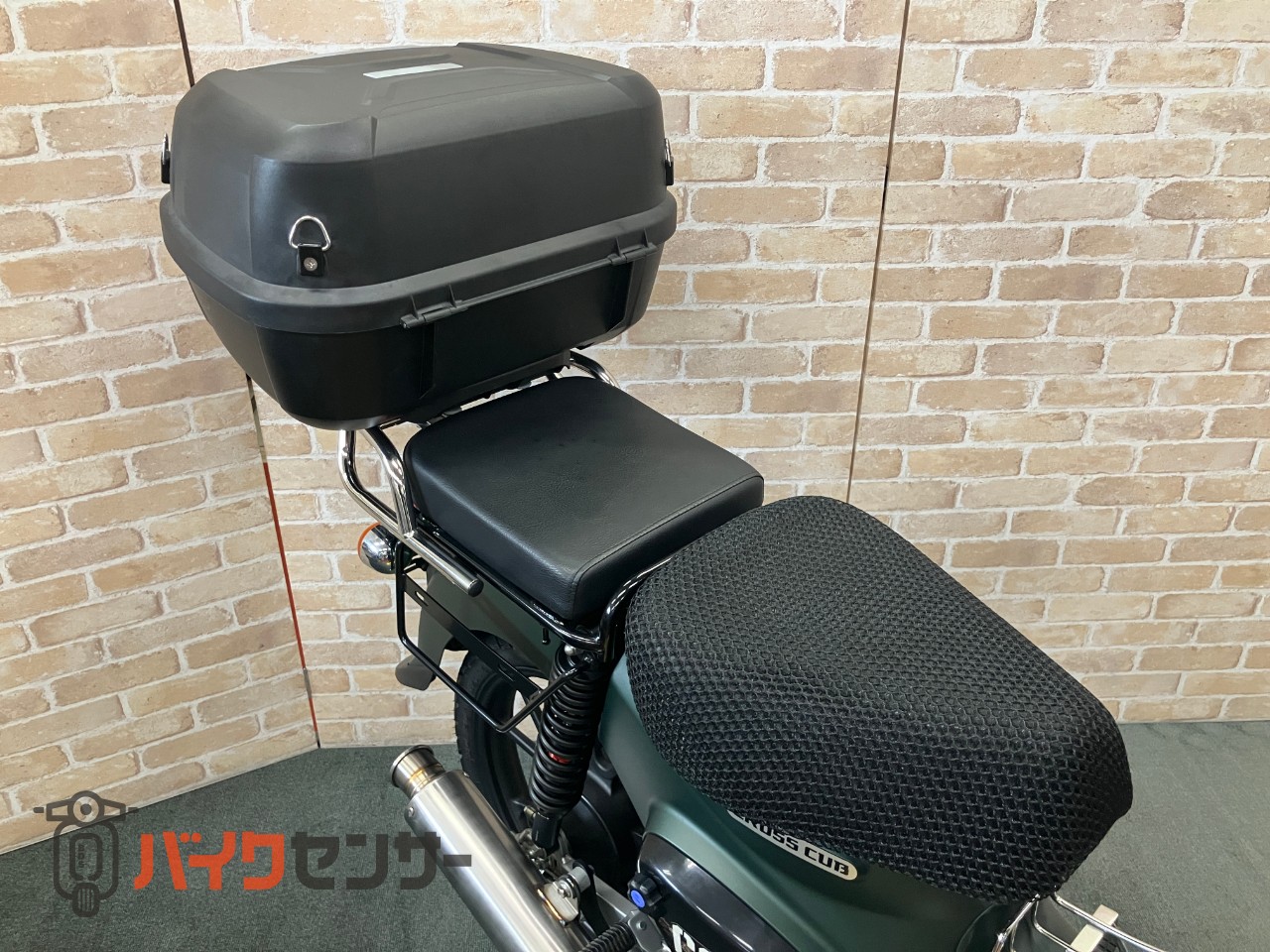 クロスカブ110　カスタムマフラー　アンダーガード　グリップヒーター　レッグガード_9