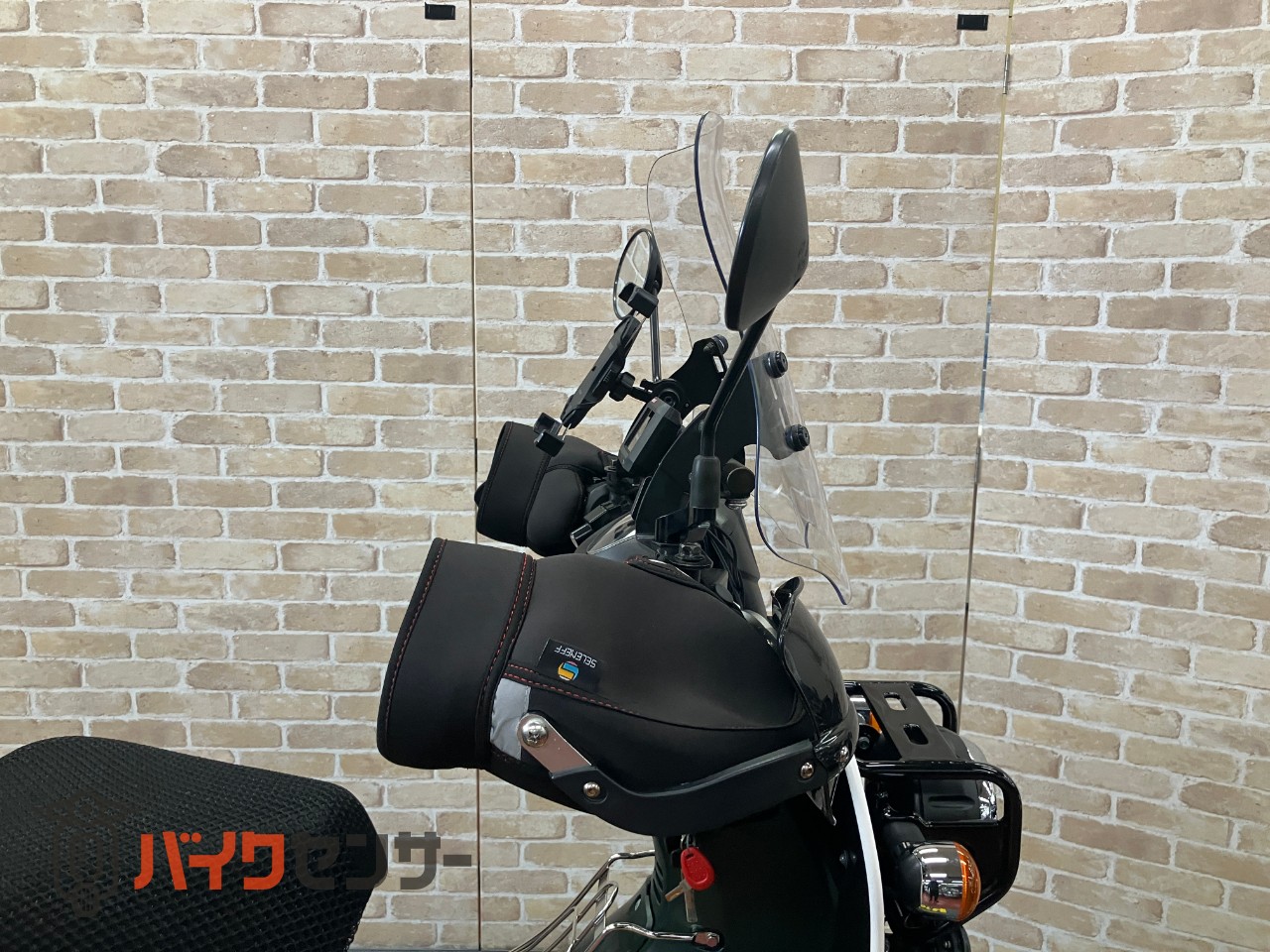 クロスカブ110　カスタムマフラー　アンダーガード　グリップヒーター　レッグガード_11