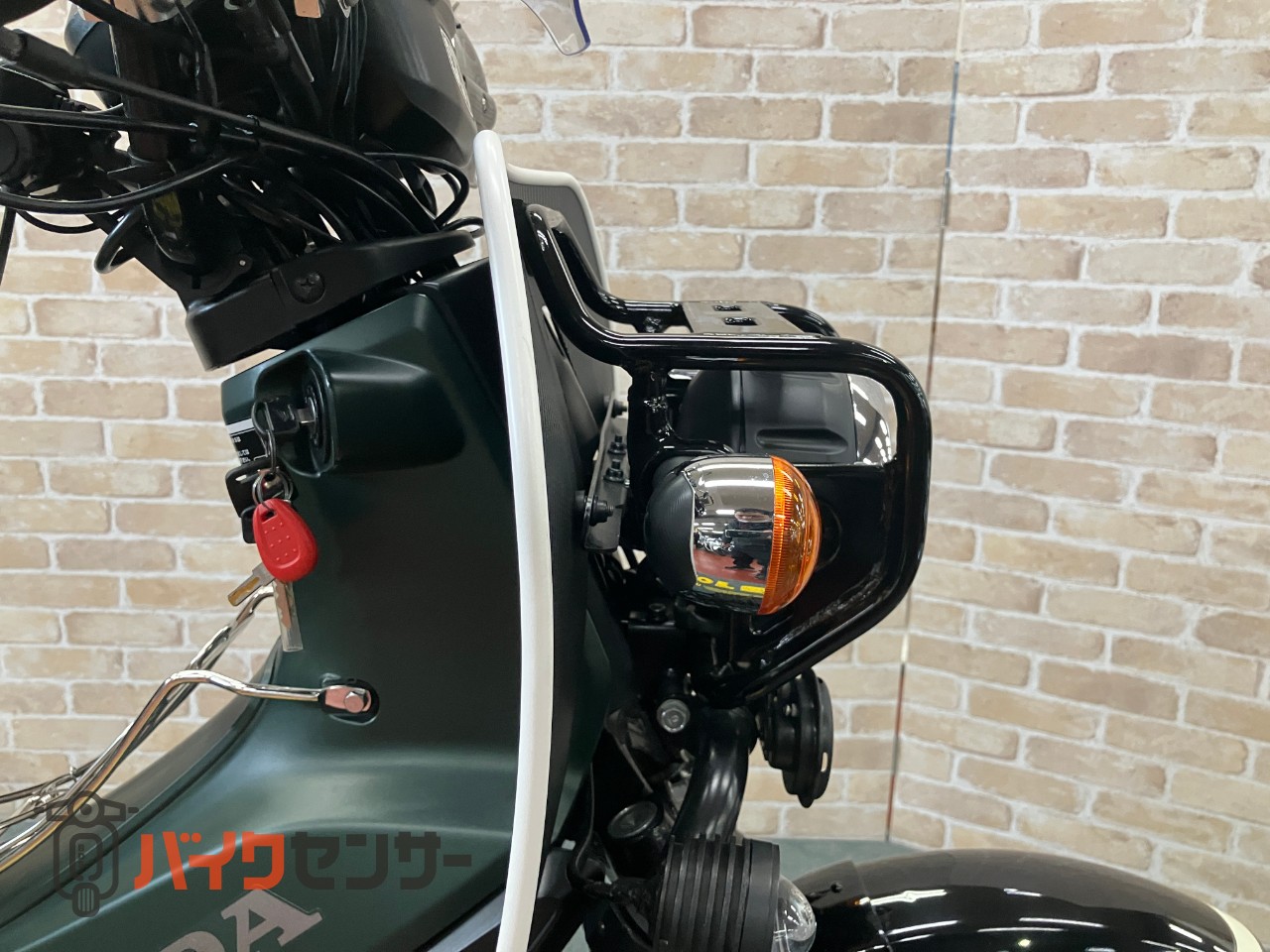 クロスカブ110　カスタムマフラー　アンダーガード　グリップヒーター　レッグガード_12