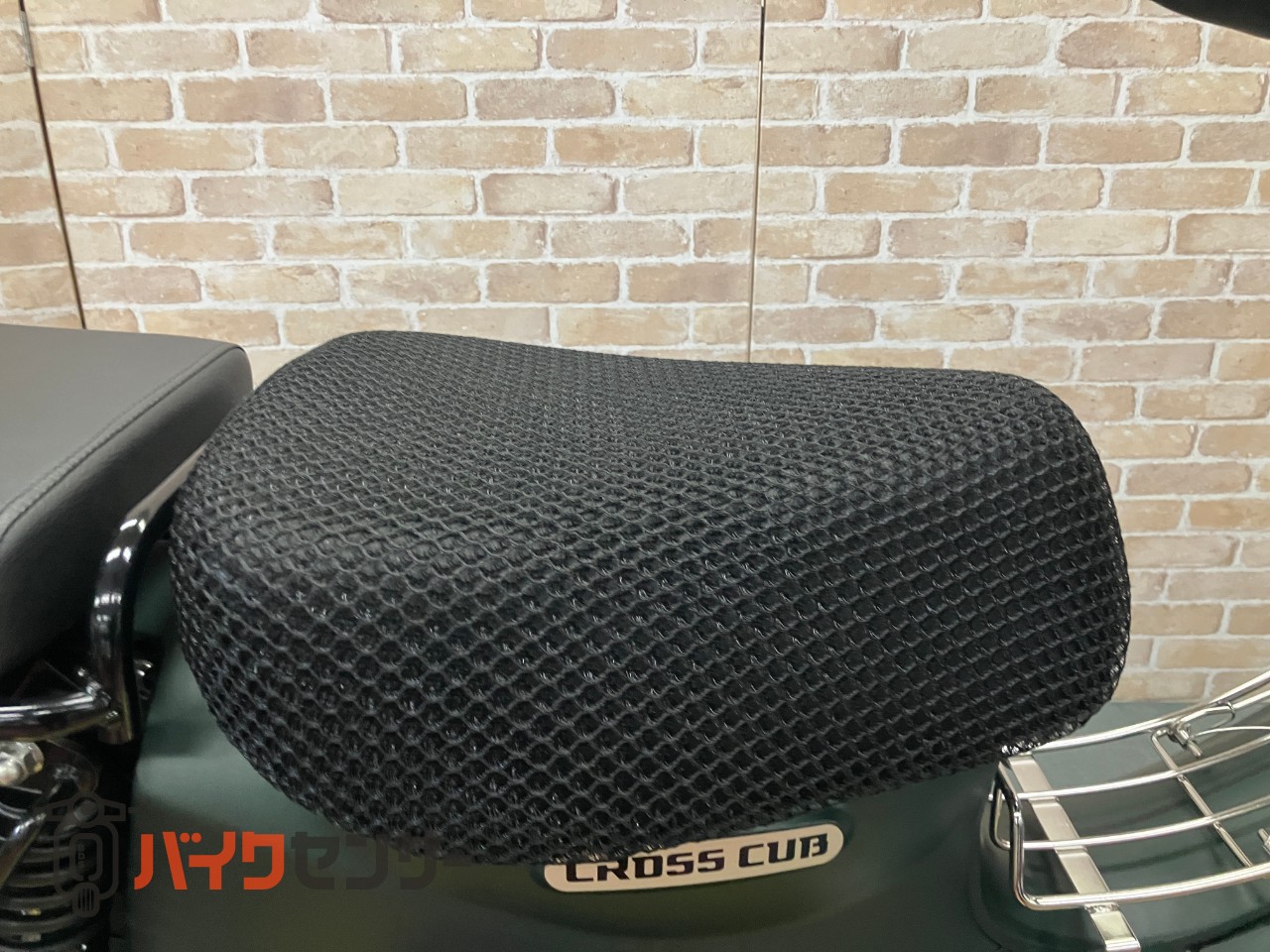 クロスカブ110　カスタムマフラー　アンダーガード　グリップヒーター　レッグガード_16