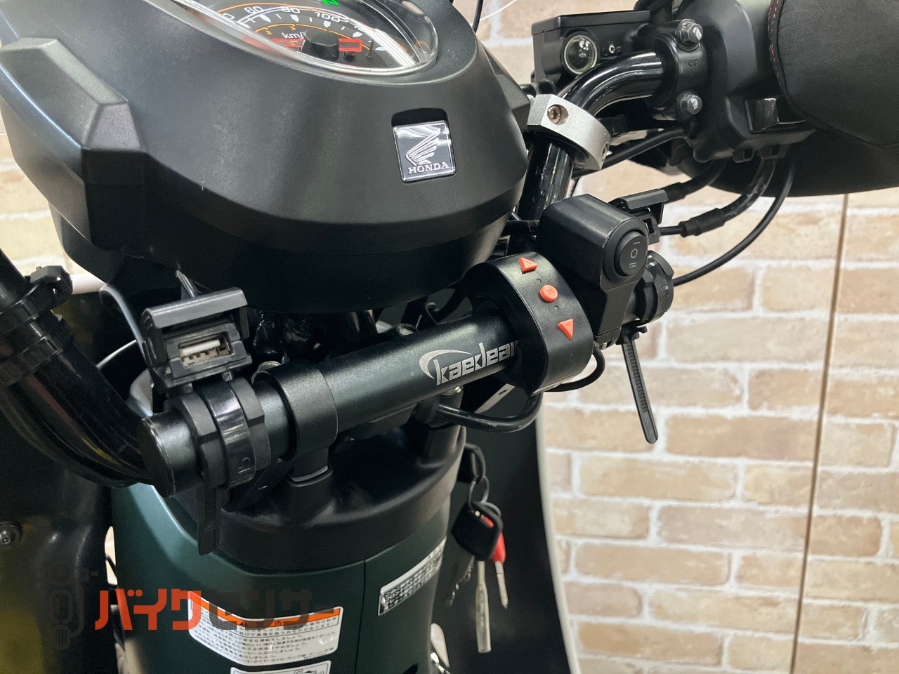 クロスカブ110　カスタムマフラー　アンダーガード　グリップヒーター　レッグガード_38