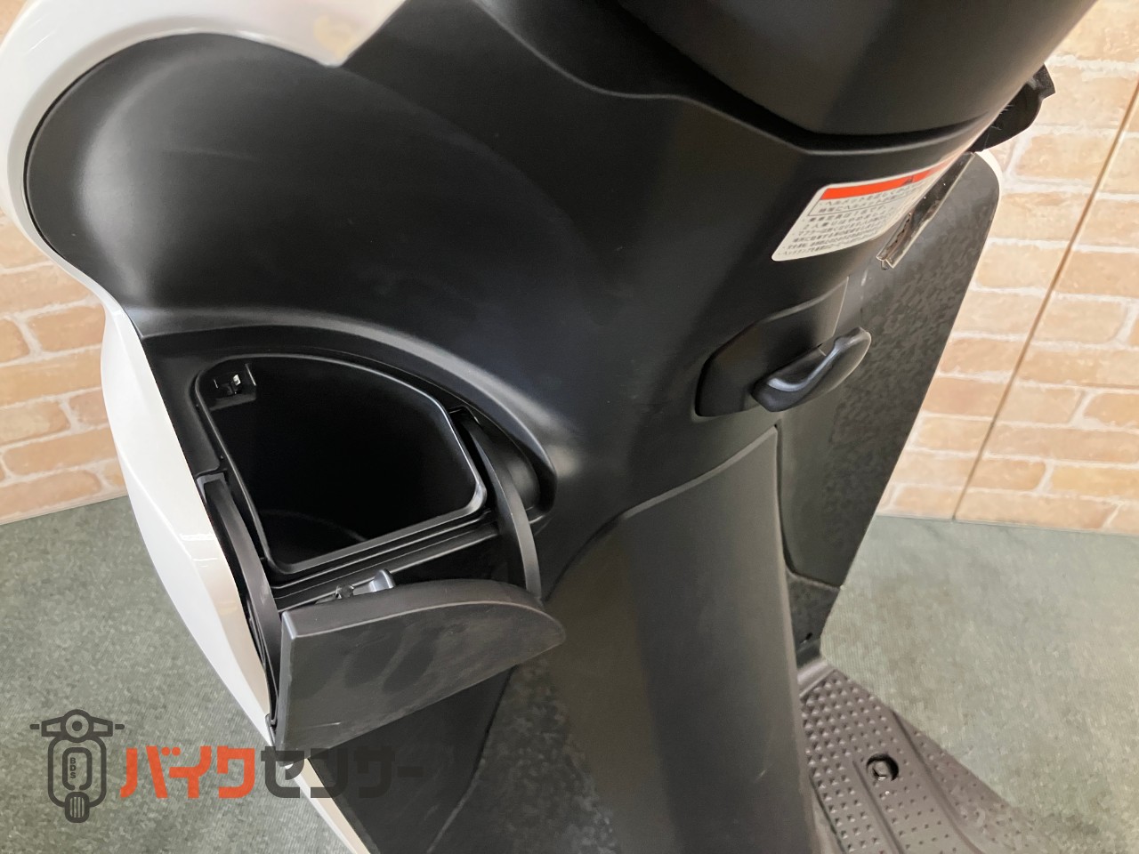 DIO110 Lite　パール スノーフレーク ホワイト　新基準原付・原付免許運転可能　メットイン　サイドスタンド_10