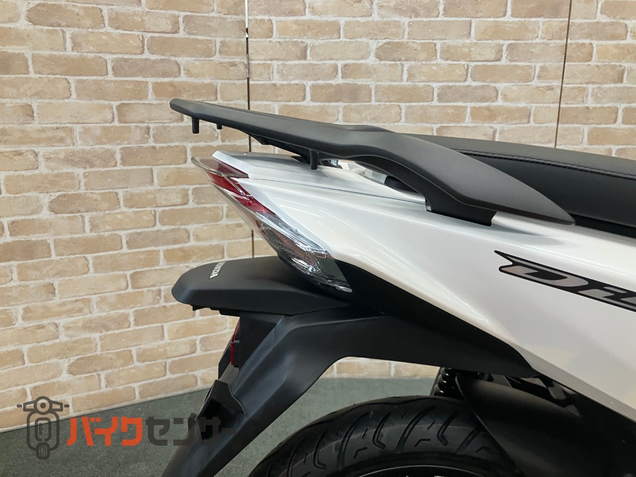 DIO110 Lite　パール スノーフレーク ホワイト　新基準原付・原付免許運転可能　メットイン　サイドスタンド_34