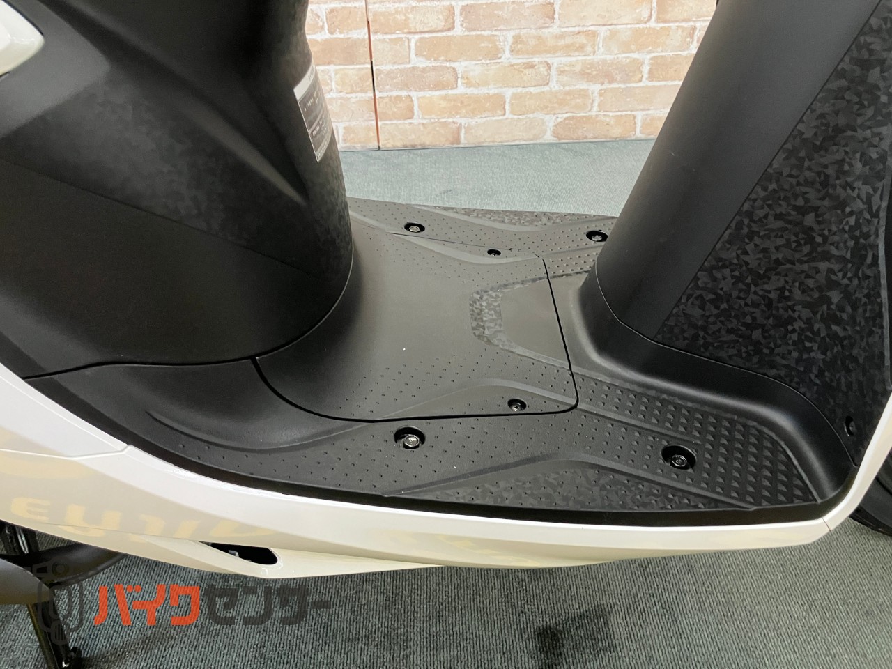 DIO110 Lite　パール スノーフレーク ホワイト　新基準原付・原付免許運転可能　メットイン　サイドスタンド_40