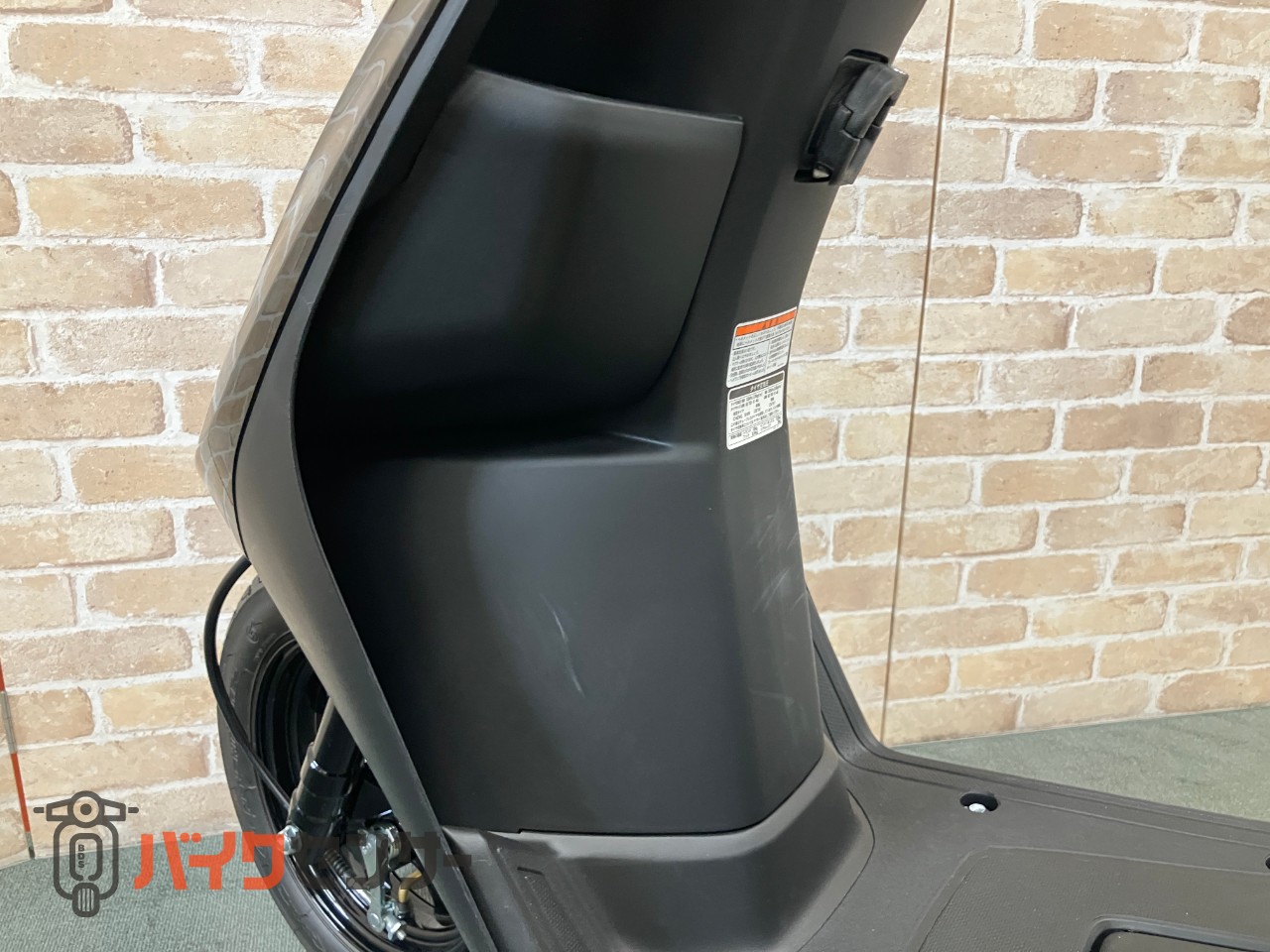 JOG ５０ｃｃ　スクーター　水冷エンジン　メットイン　デジタルメーター_9