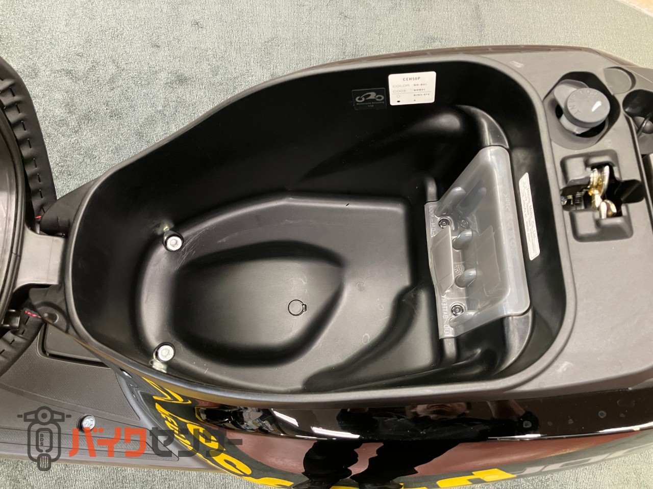 JOG ５０ｃｃ　スクーター　水冷エンジン　メットイン　デジタルメーター_13