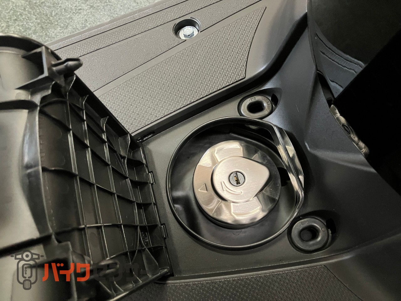 JOG ５０ｃｃ　スクーター　水冷エンジン　メットイン　デジタルメーター_15