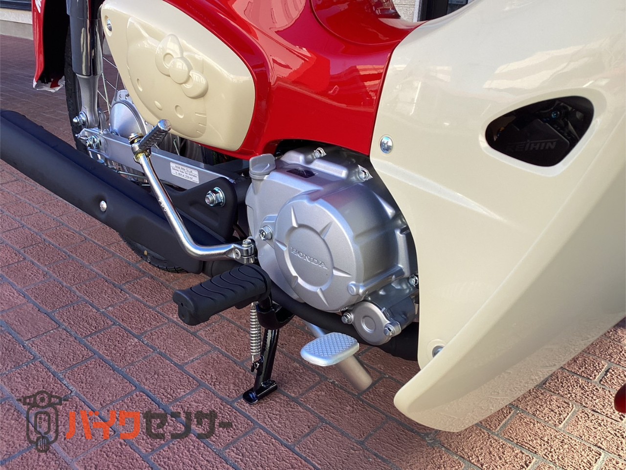 ホンダ 【新車】スーパーカブ50 ハローキティ Hello Kitty AA09 50周年