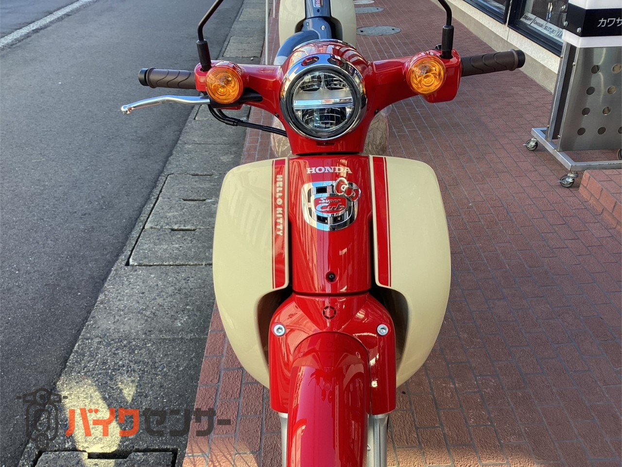 ホンダ 【新車】スーパーカブ50 ハローキティ Hello Kitty AA09 50周年