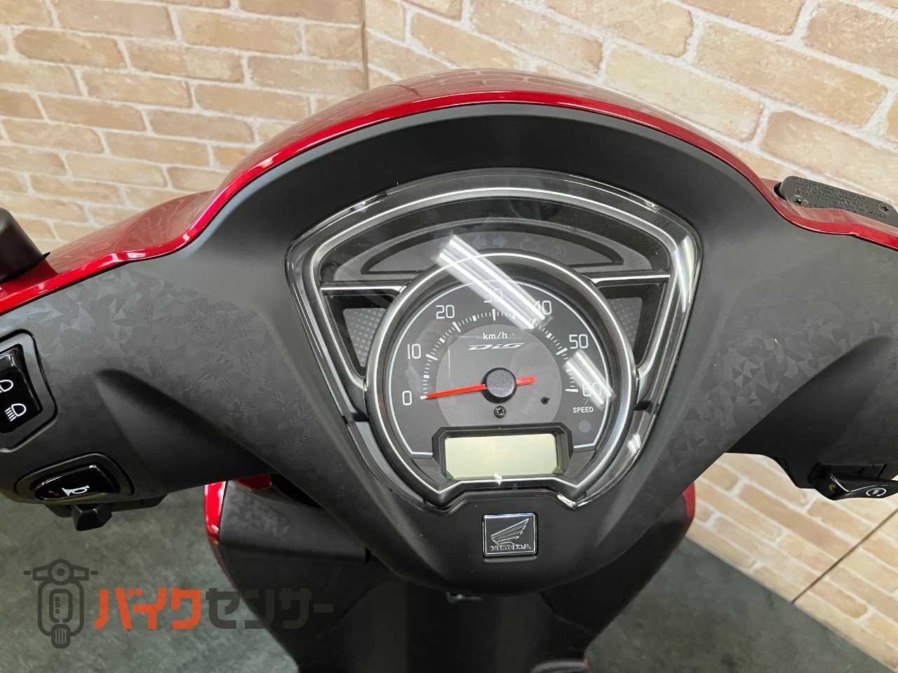 DIO110 Lite　新基準原付・原付免許運転可能　メットイン　サイドスタンド　キャンディラスターレッド_8