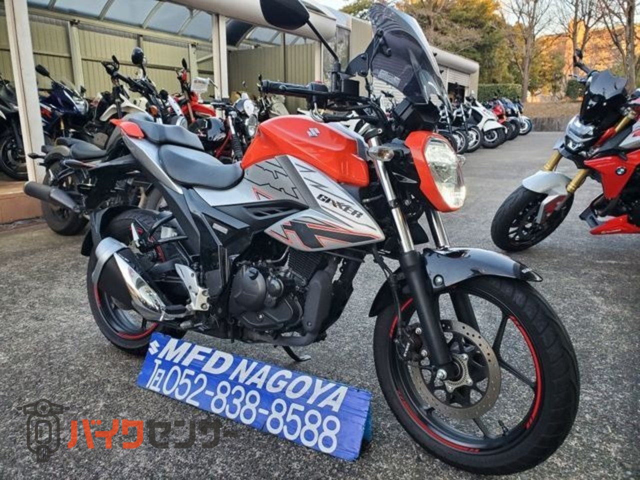 スズキ GIXXER150 150cc単気筒エンジン LEDヘッドライト 液晶メーター