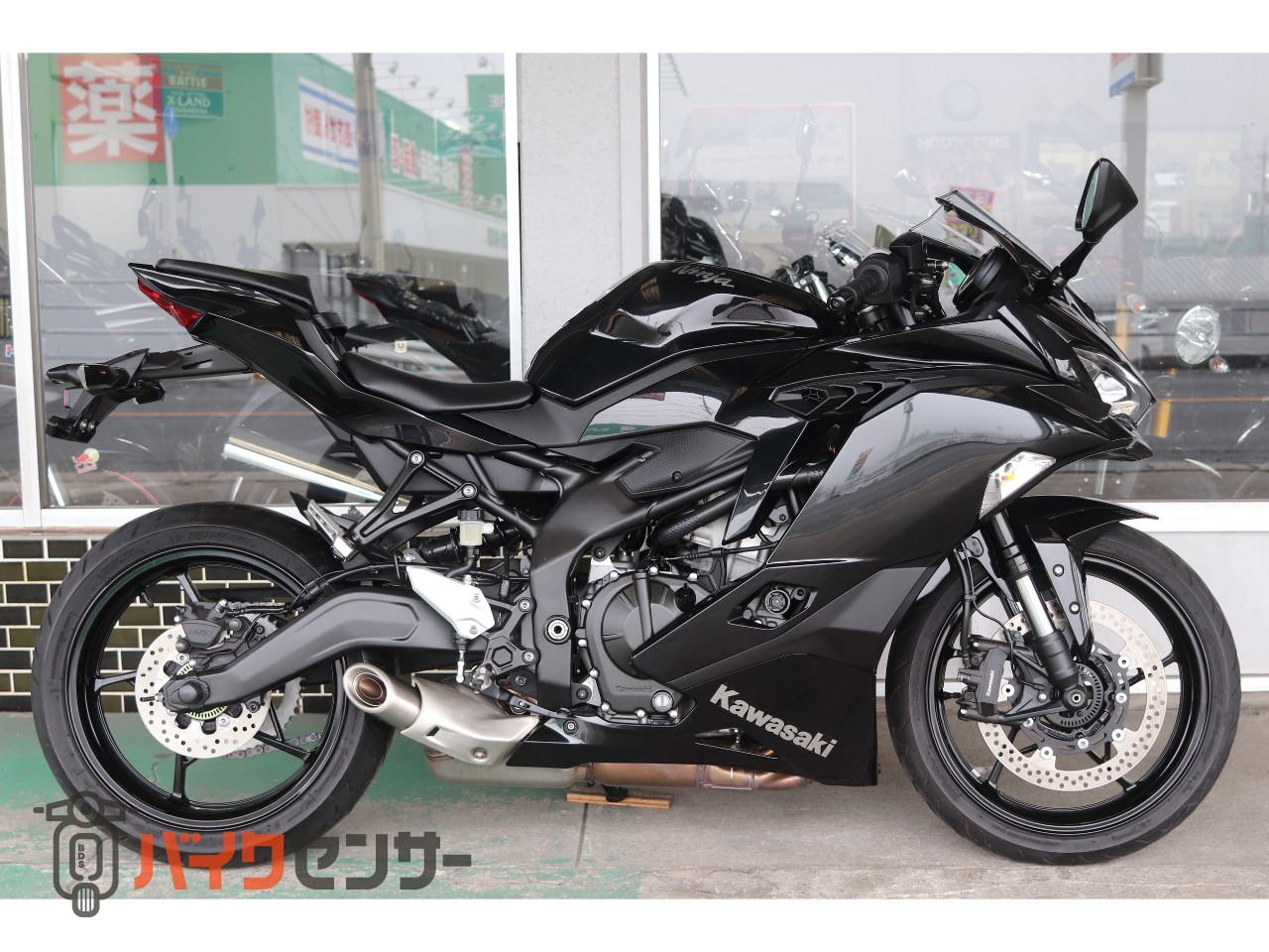 カワサキ Ninja ZX-25R 2021年モデル・ノーマル・ウインドシールド