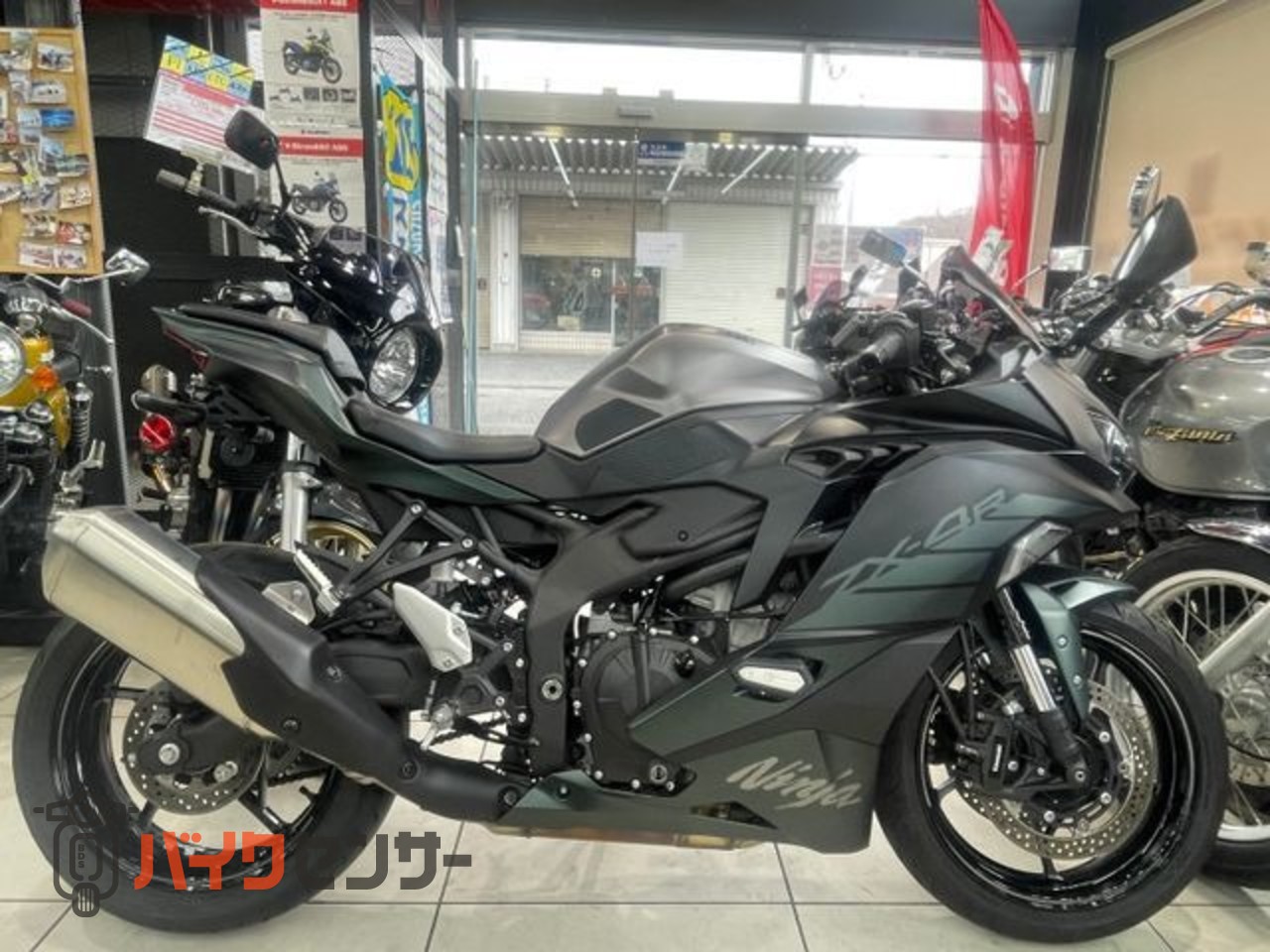 カワサキ Ninja ZX-4R SE[SPECIAL EDITION]エンジンスライダークイック