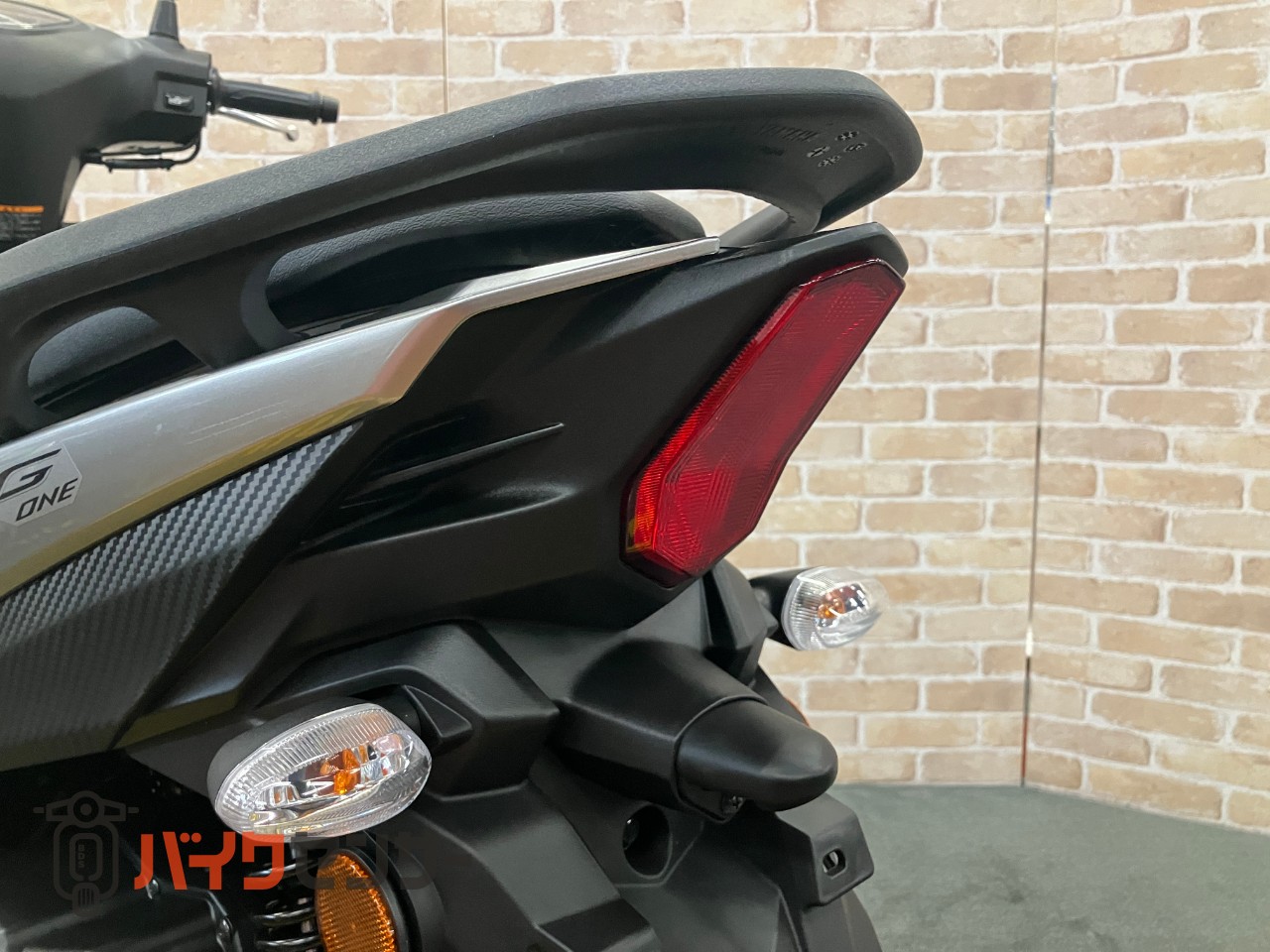 JOG ONE 新基準原付　原付免許運転可能　メットイン　サイドスタンド_10