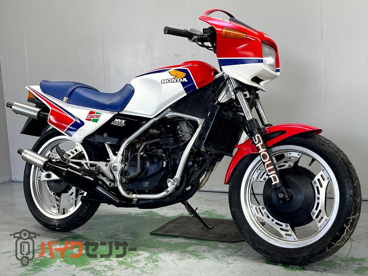 ホンダ MVX250F MC09 1983年モデル 2サイクル V型3気筒 トリプル