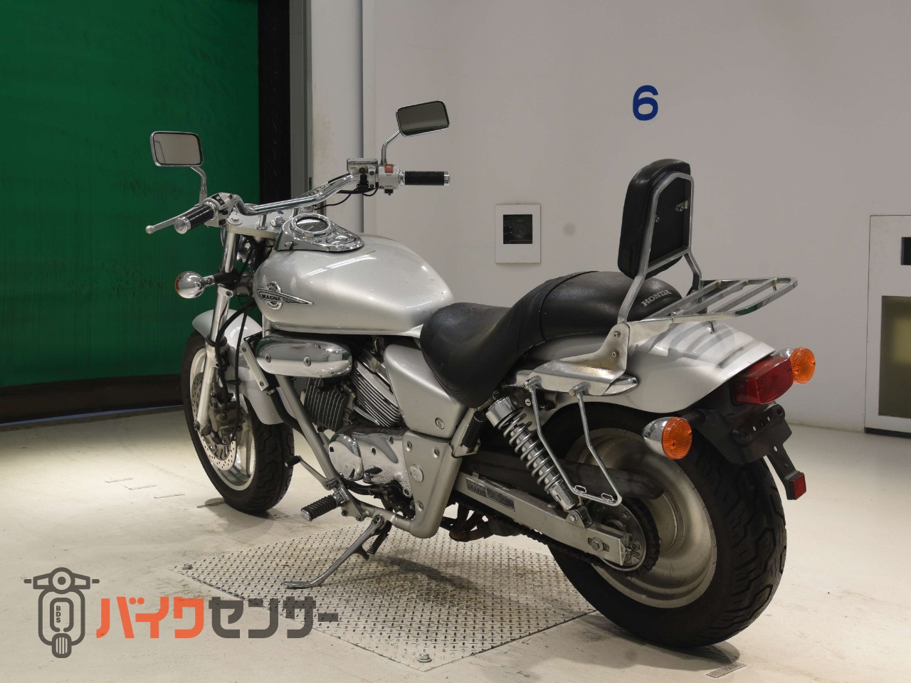 マグナ250　Vツイン水冷エンジン　リアキャリア_5