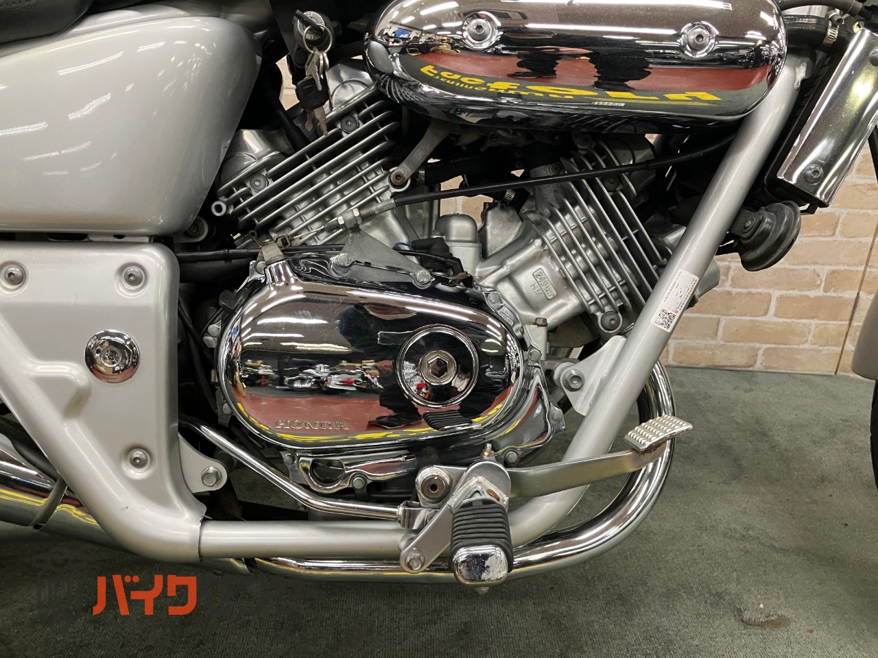 ホンダマグナ250 Vツイン水冷エンジン リアキャリア ホンダマグナ250 Vツイン水冷エンジン リアキャリア