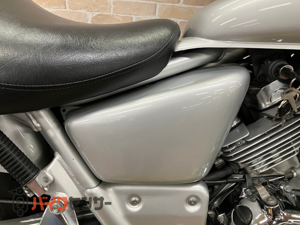 ホンダマグナ250 Vツイン水冷エンジン リアキャリア