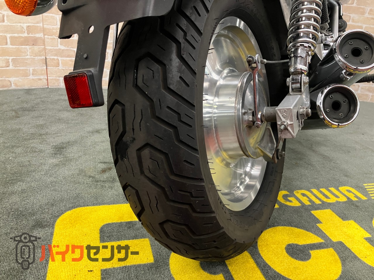 ホンダマグナ250 Vツイン水冷エンジン リアキャリア