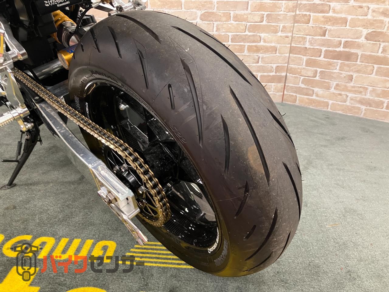 Z900RS SE　カスタム多数！　オールペイント　ウィリーパーツ多数　ROTOBOXカーボンホイール　ヨシムラ手曲マフラー_9