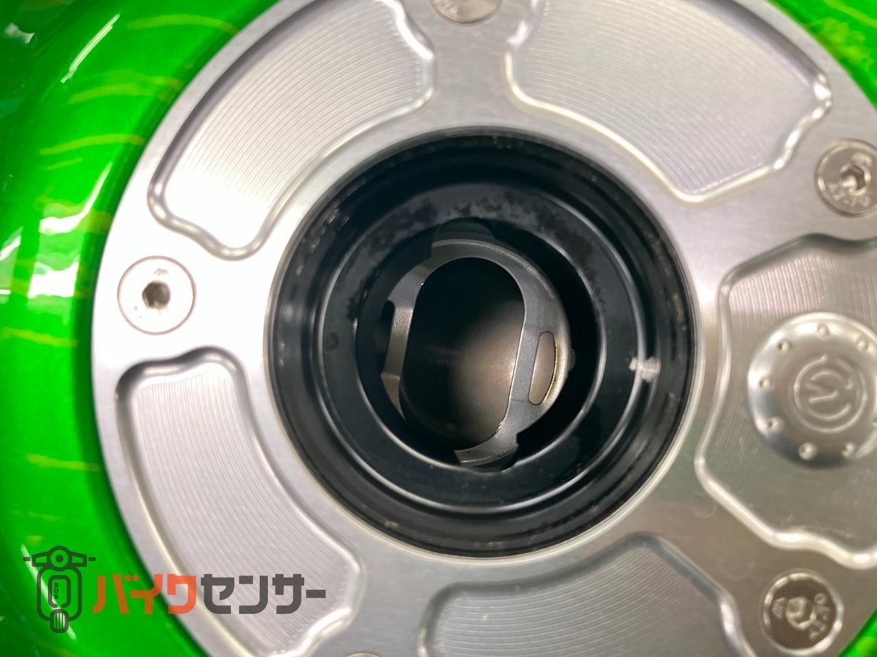 Z900RS SE　カスタム多数！　オールペイント　ウィリーパーツ多数　ROTOBOXカーボンホイール　ヨシムラ手曲マフラー_31