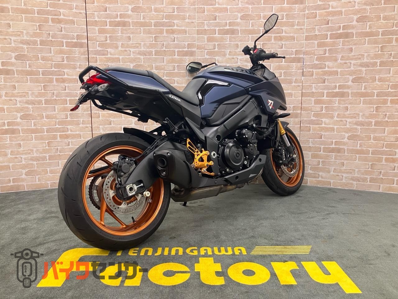 カタナ　OVERハンドル　ベビーフェイスステップ　ヨシムラエンジンスライダー　フェンダーレス　タンデムバー_1