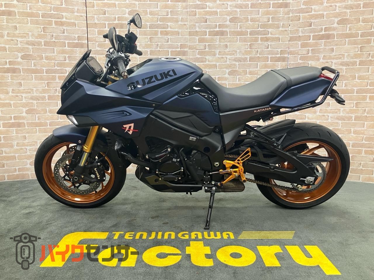 カタナ　OVERハンドル　ベビーフェイスステップ　ヨシムラエンジンスライダー　フェンダーレス　タンデムバー_3