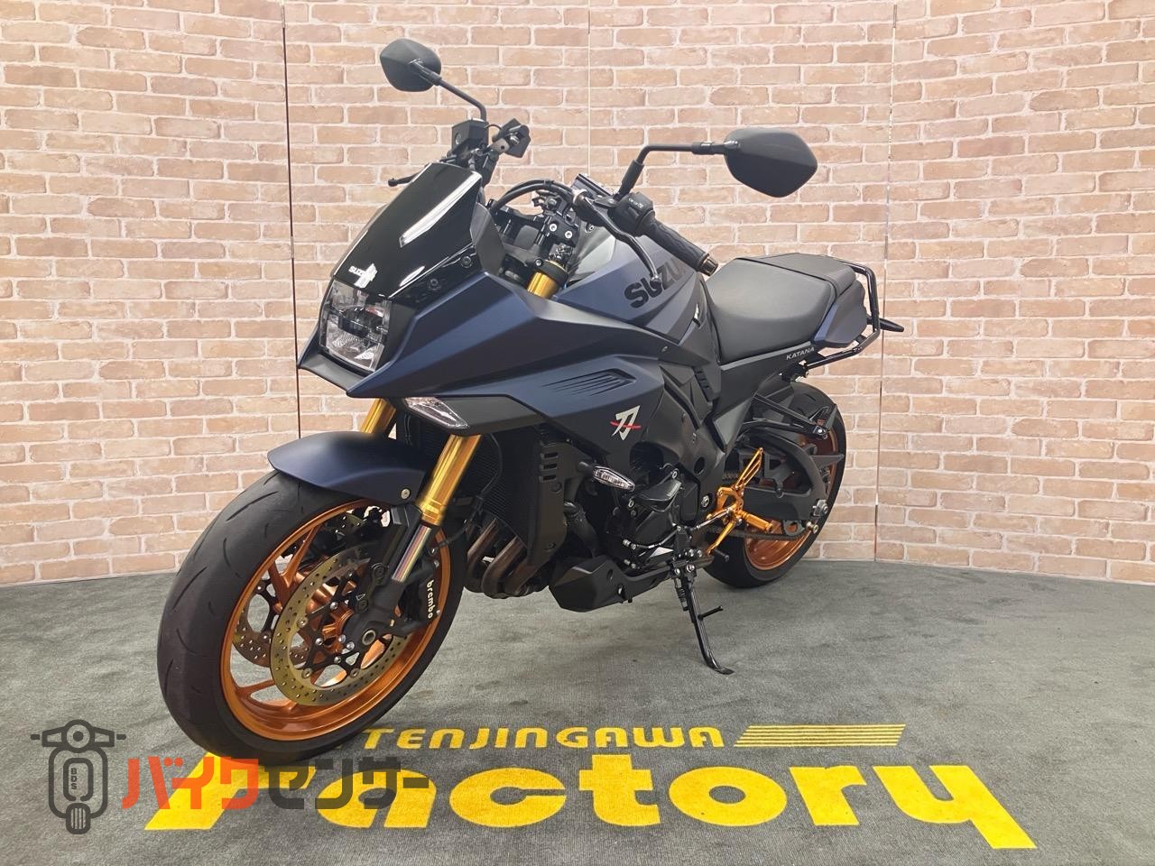 カタナ　OVERハンドル　ベビーフェイスステップ　ヨシムラエンジンスライダー　フェンダーレス　タンデムバー_4