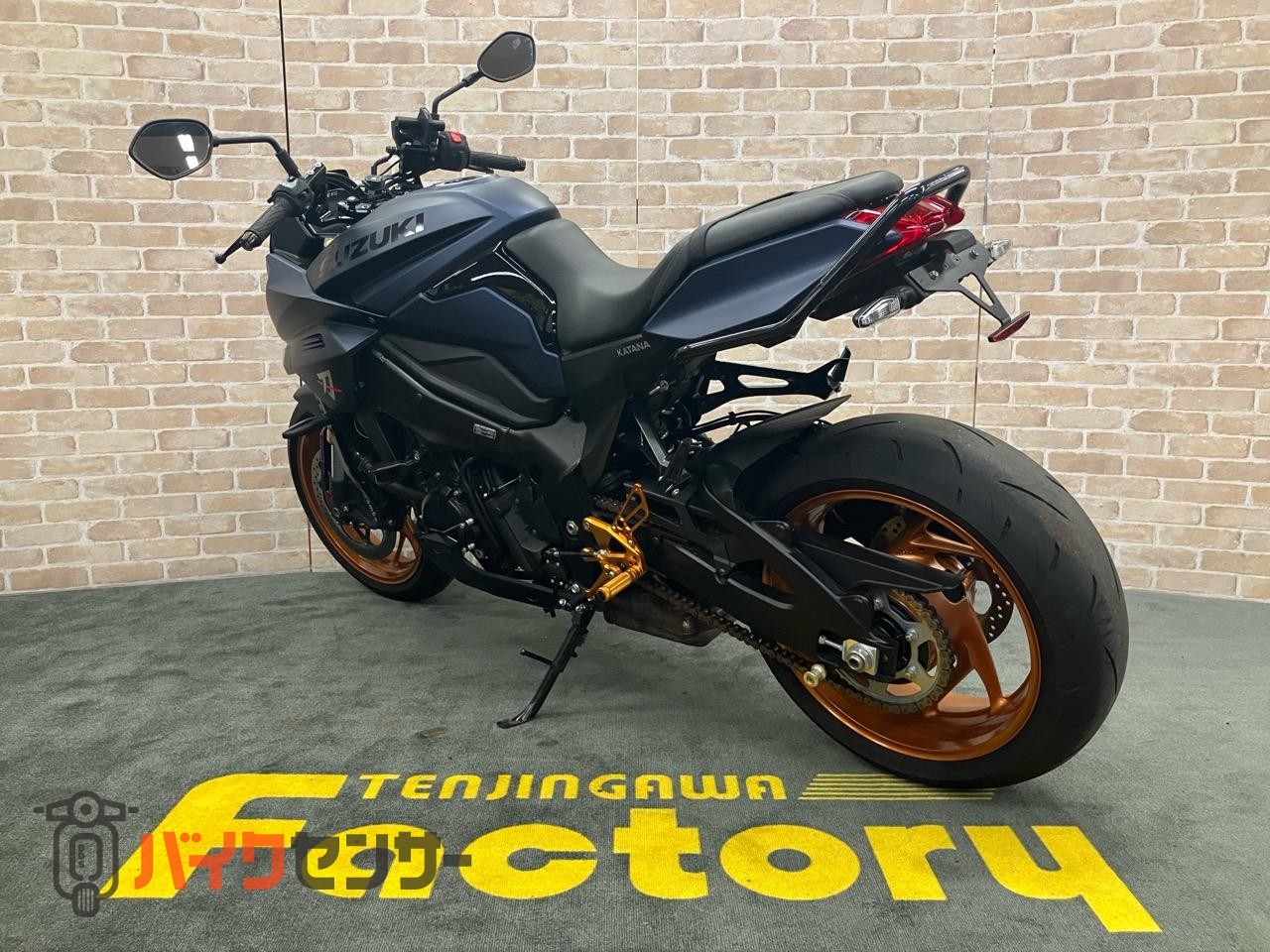 カタナ　OVERハンドル　ベビーフェイスステップ　ヨシムラエンジンスライダー　フェンダーレス　タンデムバー_5