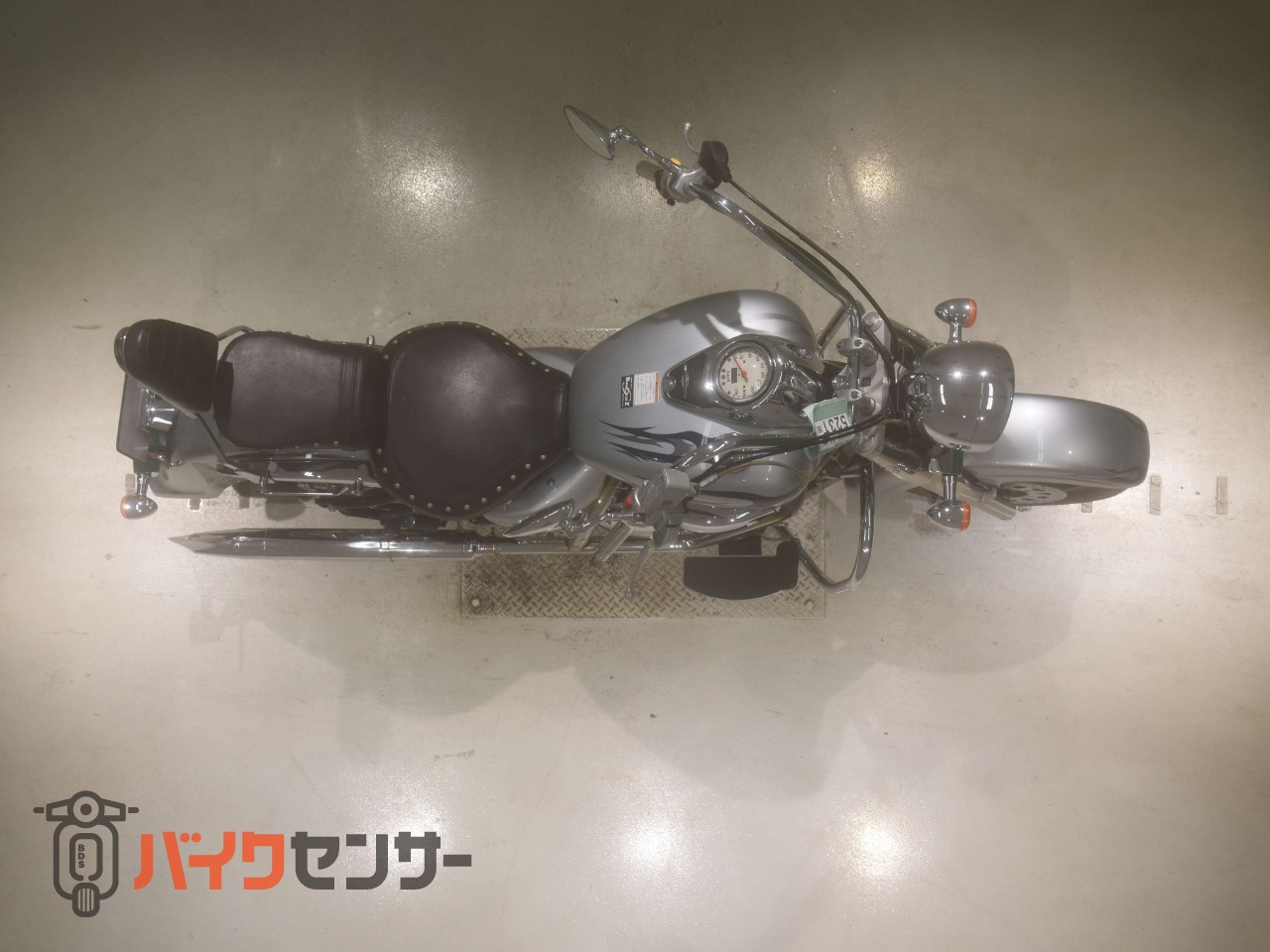 イントルーダー400クラシック　キャブレター車　エンジンガード　バックレスト　サイドサポート　ハンドル　フィッシュテールマフラー_6