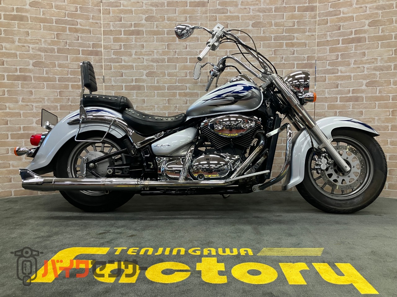 イントルーダー400クラシック　キャブレター車　エンジンガード　バックレスト　サイドサポート　ハンドル　フィッシュテールマフラー_0