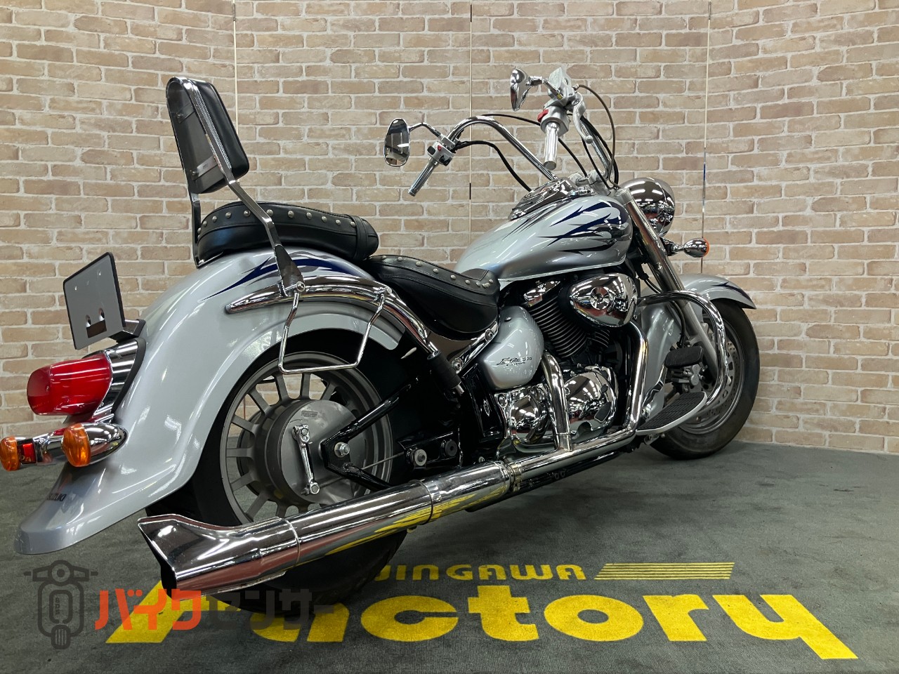 イントルーダー400クラシック　キャブレター車　エンジンガード　バックレスト　サイドサポート　ハンドル　フィッシュテールマフラー_4