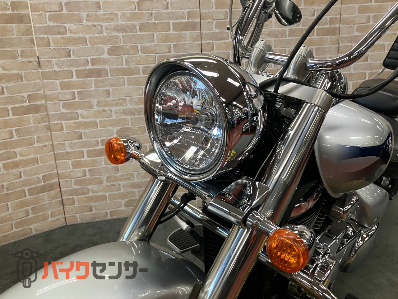 イントルーダー400クラシック　キャブレター車　エンジンガード　バックレスト　サイドサポート　ハンドル　フィッシュテールマフラー_14