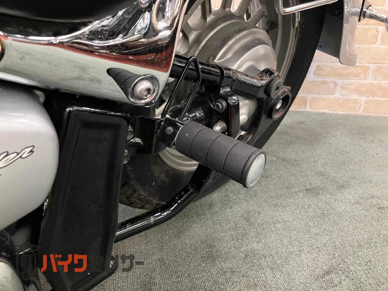 イントルーダー400クラシック　キャブレター車　エンジンガード　バックレスト　サイドサポート　ハンドル　フィッシュテールマフラー_21
