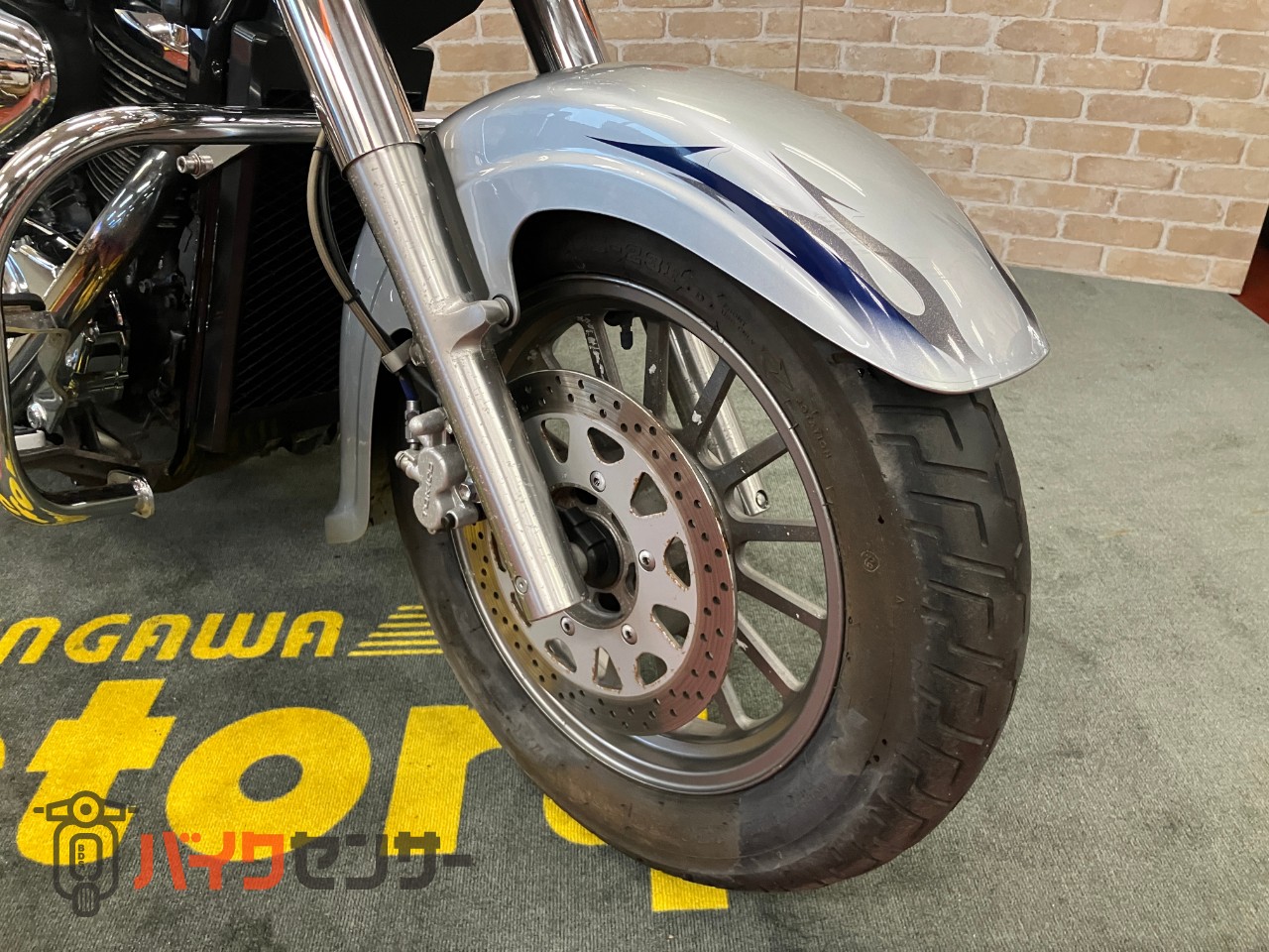 イントルーダー400クラシック　キャブレター車　エンジンガード　バックレスト　サイドサポート　ハンドル　フィッシュテールマフラー_23