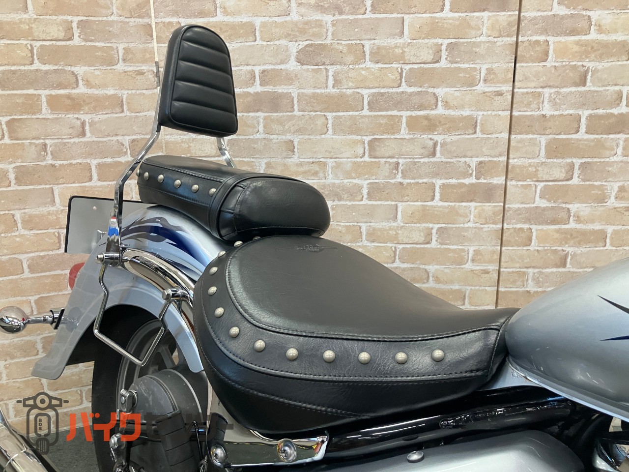 イントルーダー400クラシック　キャブレター車　エンジンガード　バックレスト　サイドサポート　ハンドル　フィッシュテールマフラー_28