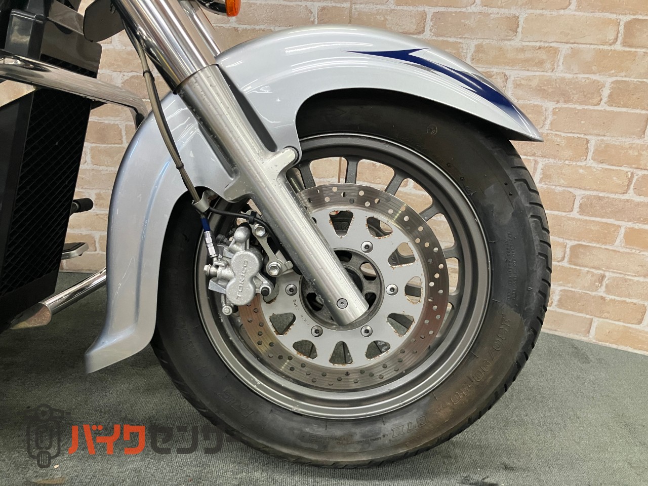 イントルーダー400クラシック　キャブレター車　エンジンガード　バックレスト　サイドサポート　ハンドル　フィッシュテールマフラー_29
