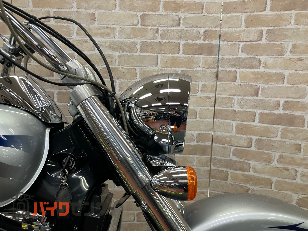 イントルーダー400クラシック　キャブレター車　エンジンガード　バックレスト　サイドサポート　ハンドル　フィッシュテールマフラー_30