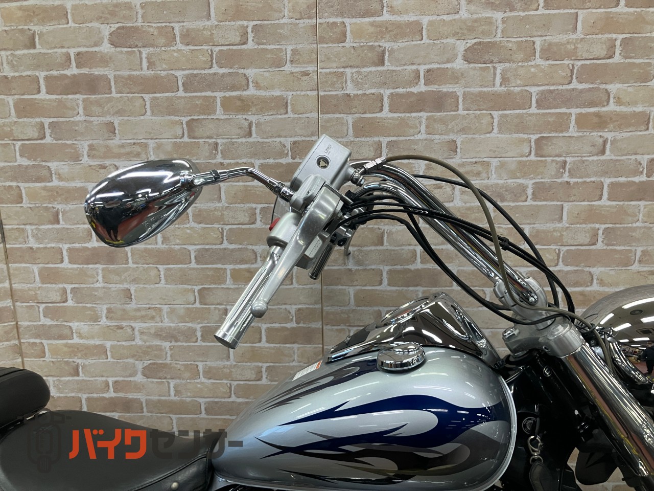 イントルーダー400クラシック　キャブレター車　エンジンガード　バックレスト　サイドサポート　ハンドル　フィッシュテールマフラー_31