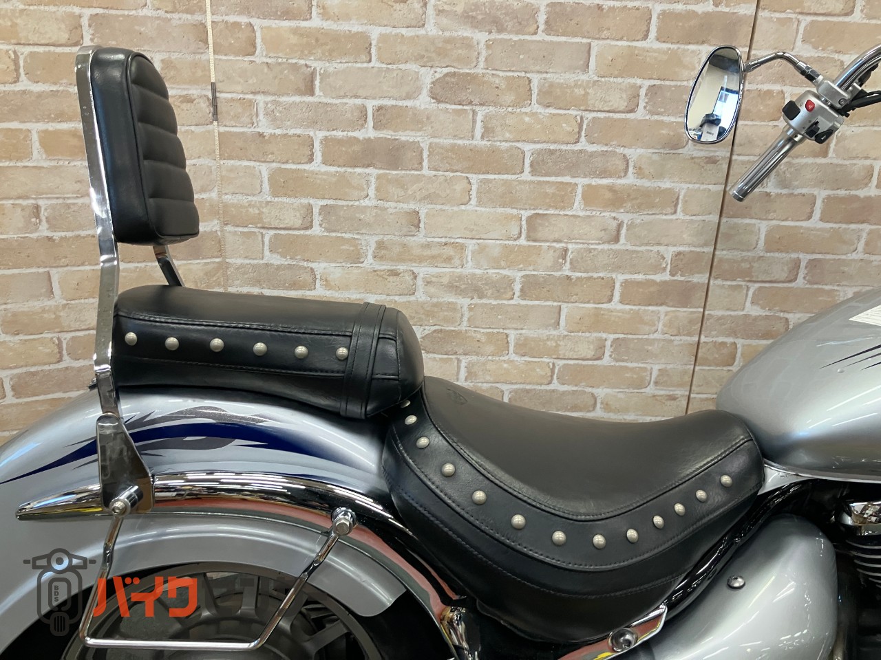 イントルーダー400クラシック　キャブレター車　エンジンガード　バックレスト　サイドサポート　ハンドル　フィッシュテールマフラー_34